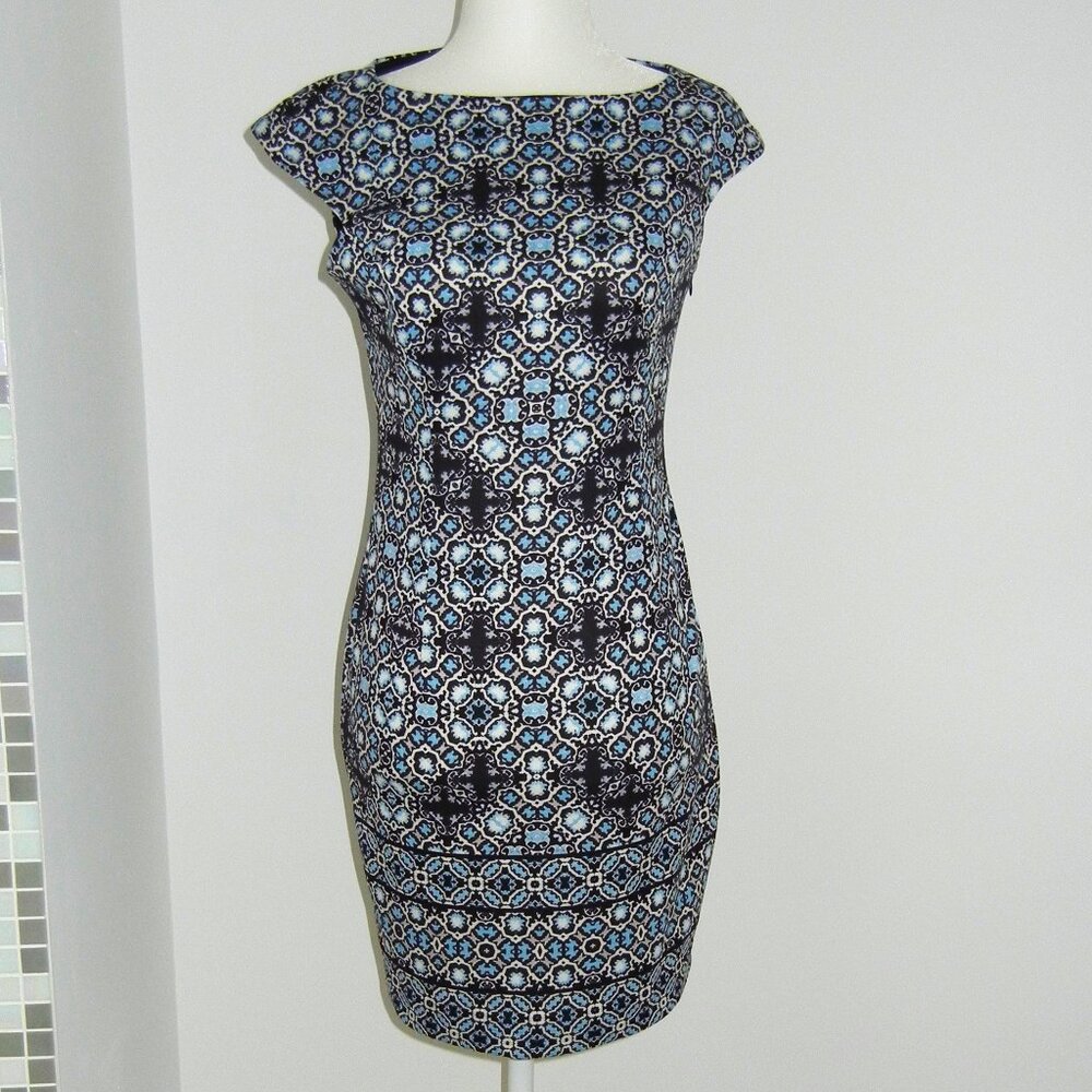 Wisp Petite Size 4P Sheath Dress in Navy, Light Blue, and White Print
